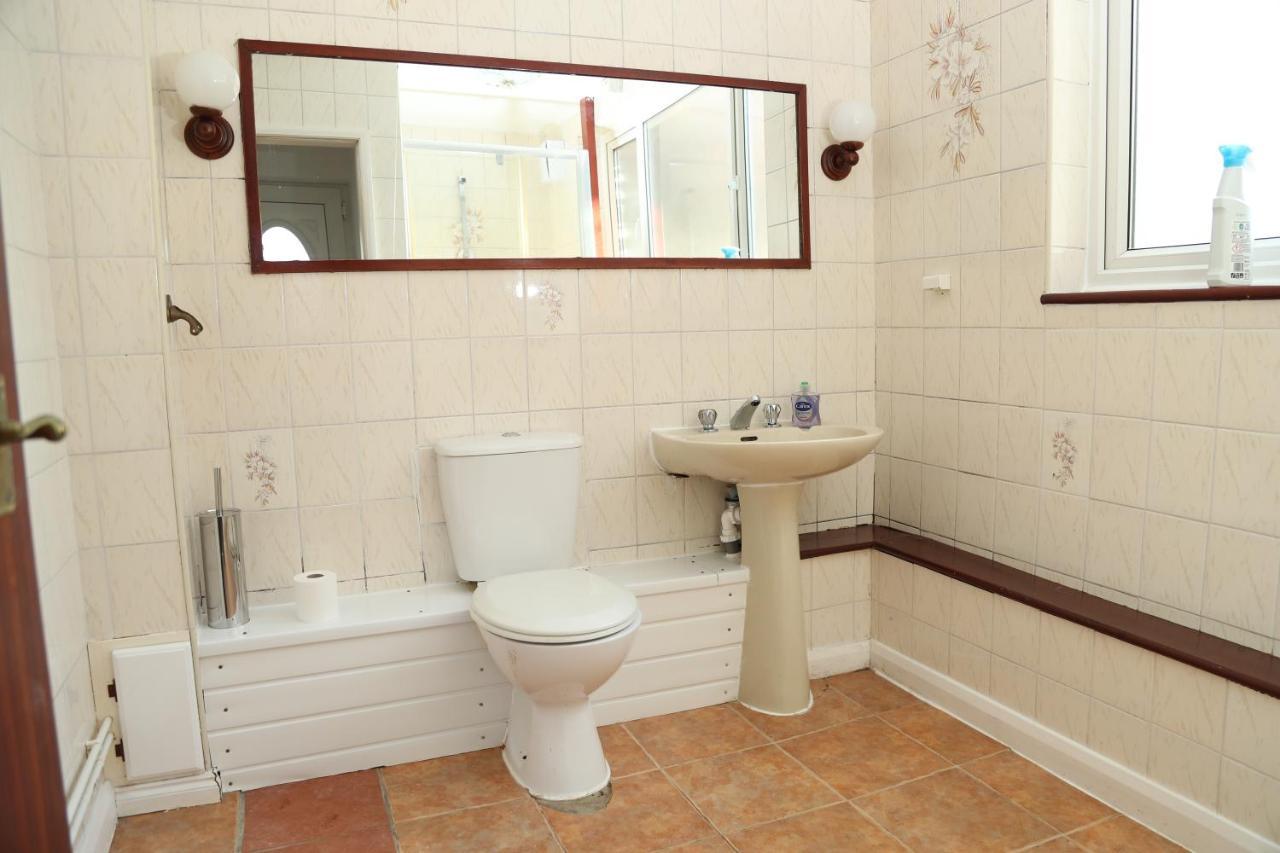 Cosy 3-Bed Bungalow Nec Airport Close To Amenities Birmingham Exterior photo